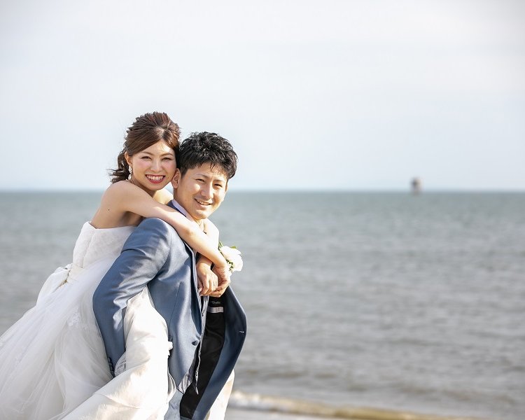 熊本前撮りオススメのロケ地：鍋松原海水浴場│熊本の前撮り・フォトウェディングはTHE WEDDING TOWN